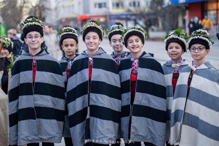 Организират коледарско шествие във Враца