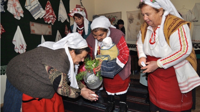 Днес празнуваме Бабинден