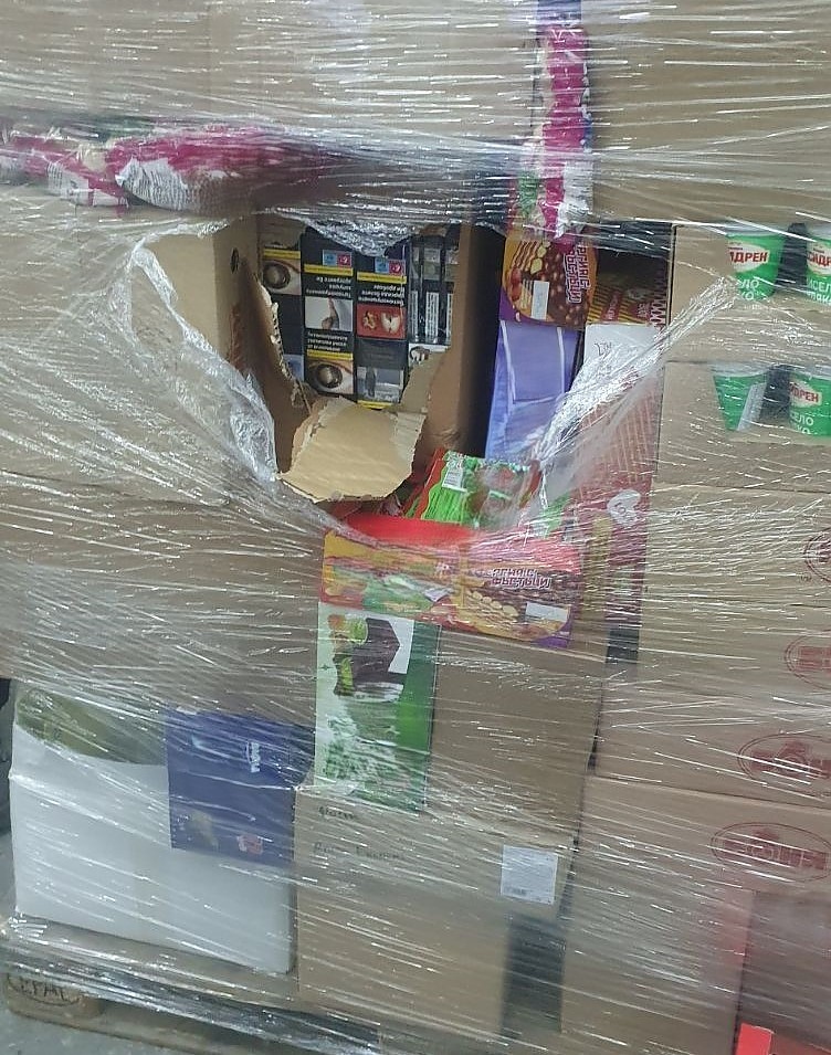 Митничари задържаха над 105 000 къса цигари