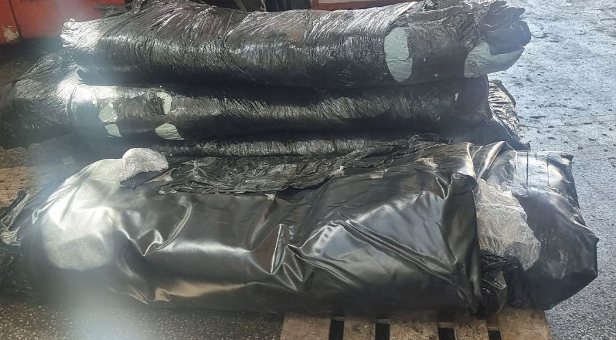 Осем надуваеми лодки задържаха митнически служители на МП Лесово