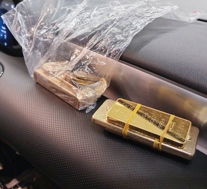 Задържаха близо 3 кг контрабандно злато