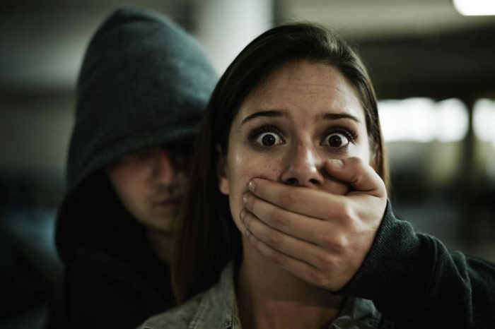 Отвлякоха 18-годишна от бензиностанция на АМ „Струма\"