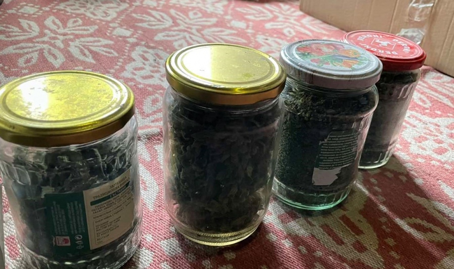 Иззеха 390 грама марихуана от адрес в с. Могила