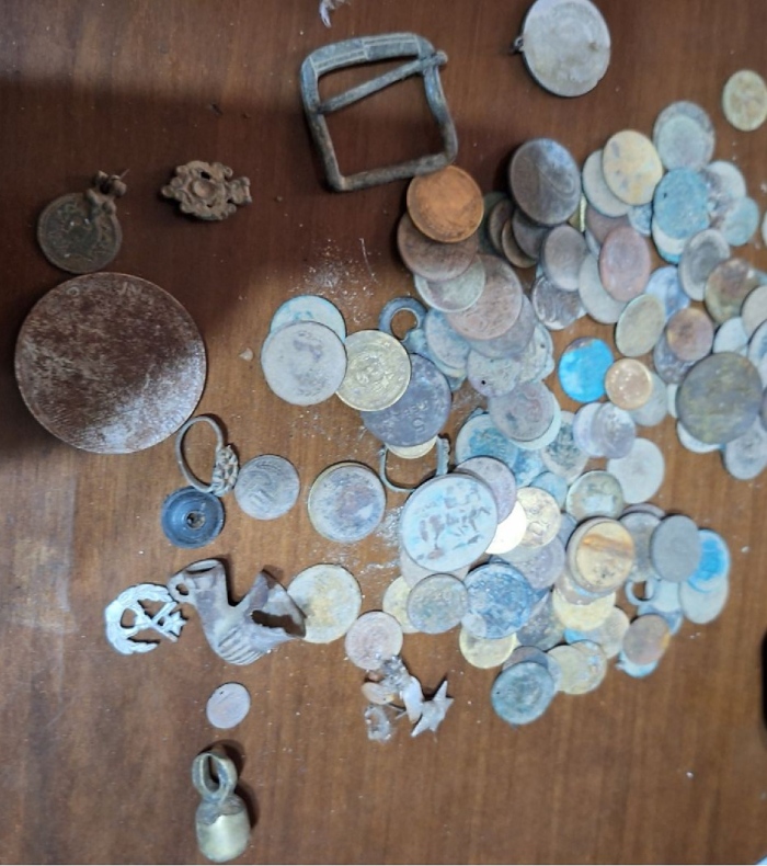 Полицията откри редки артефакти и нелегално оръжие в Говежда