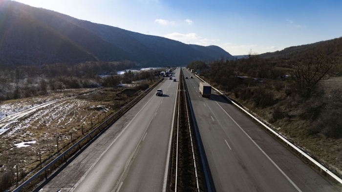 Ограничават движението от 30-ти до 47-ми км на АМ „Хемус“ за ремонт на тунел „Топли дол“