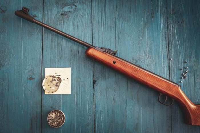 Тийнейджър пострада при инцидент с въздушна пушка