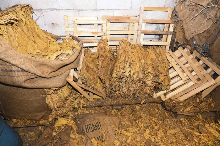 Над един тон нарязан тютюн без бандерол е иззет при полицейска операция