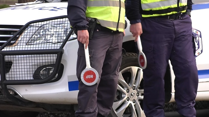 Полицията спря два пъти за два часа пиян без книжка