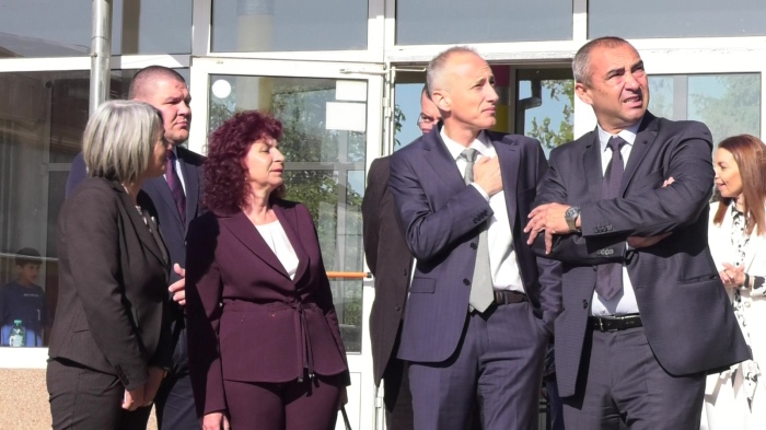 Основното образование - отново до 8 клас? К.Вълчев: \"Българското училище трябва да възпитава\"