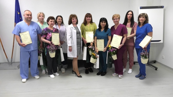 В Деня на сестринството отличиха медицински сестри в КОЦ - Враца