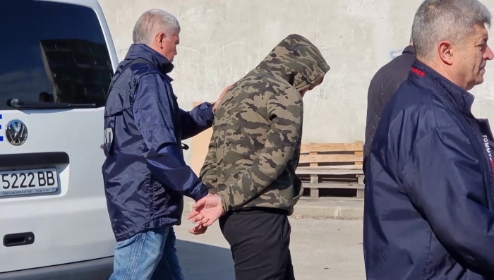 Зам.-директорът на ГДБОП: \"Задържаните от Враца привличали хора в терористична организация\" 