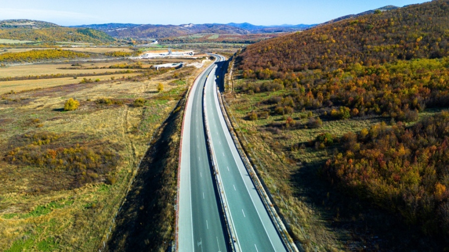 Утре през нощта за ремонт ще бъде ограничено движението в посока София в две от лентите при км 0 на АМ „Хемус“, при входа на столицата
