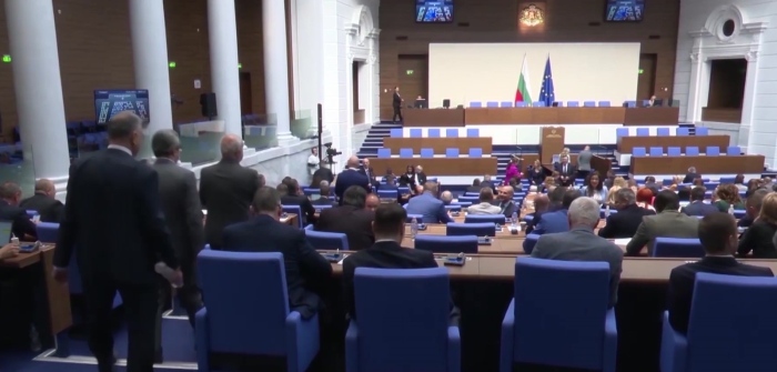 Заради еврото и РСМ: Нова размяна на обвинения между депутатите 