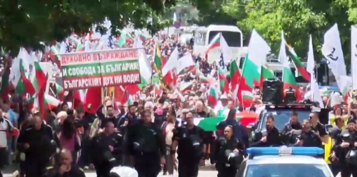 За запазване на българския лев: В над 100 града излязоха на протест 