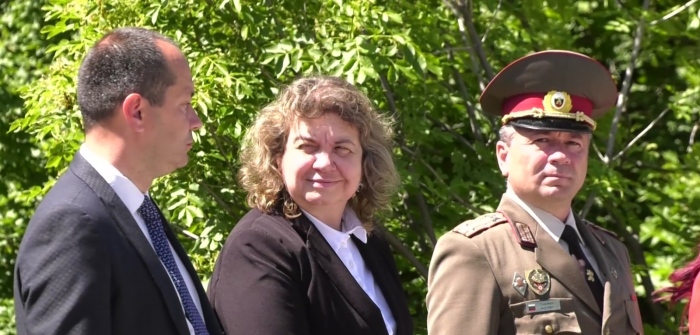 След изказване на Киселова: Протестиращи срещу еврото й поискаха оставката