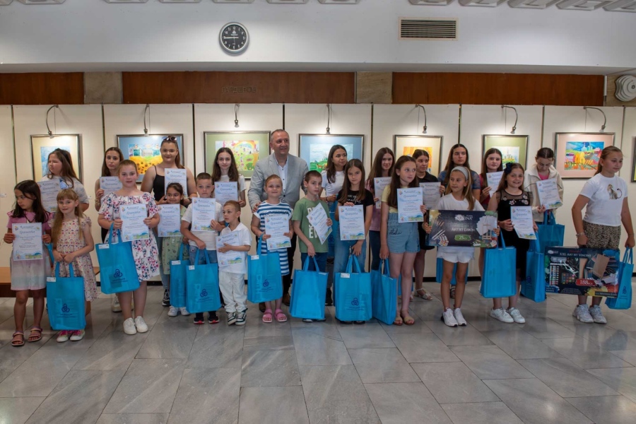 Отличия за победителите в конкурса за рисунка  „АЕЦ – енергия за чиста природа”