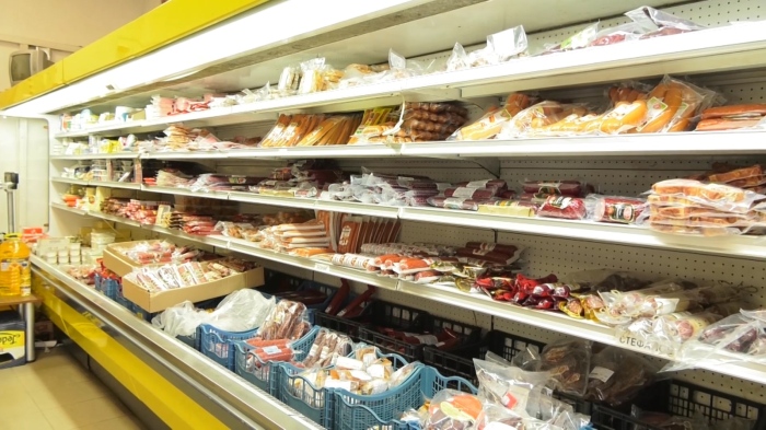 Три институции срещу спекулата на цените: Има ли хаос с етикетите за евро в магазините?