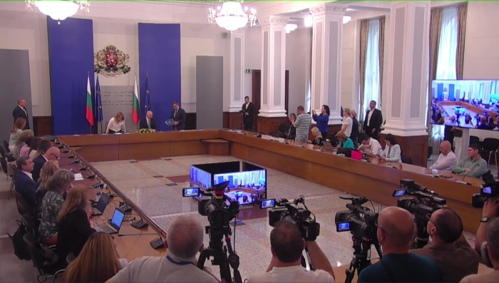 Меморандум за еврото: Премиерът подписа документ със синдикати и работодатели