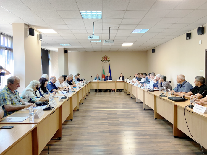 Местните власти и Електрохолд ще си сътрудничат за подобряване на електрозахранването в област Кюстендил