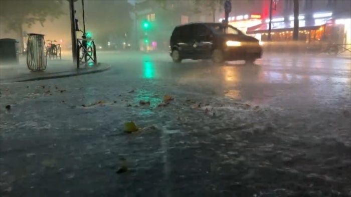 Мощна буря във Франция: Двама загинаха, а са 17 ранените