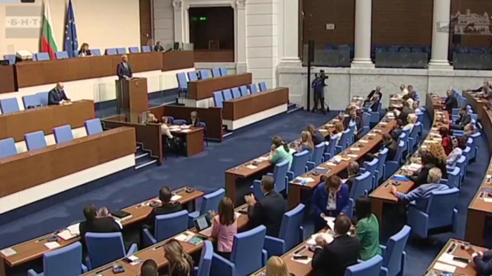 Нов скандал в парламента: Взаимни обвинения между \"Възраждане\" и ДПС - НН