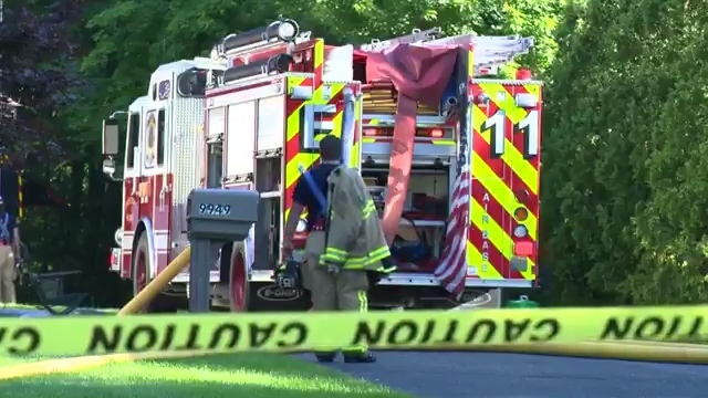 Самолет се разби в двор на къща в Охайо: Шестима души са загинали 