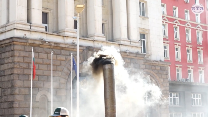 С печка на дърва пред МС: Природозащитници привлякоха внимание в София