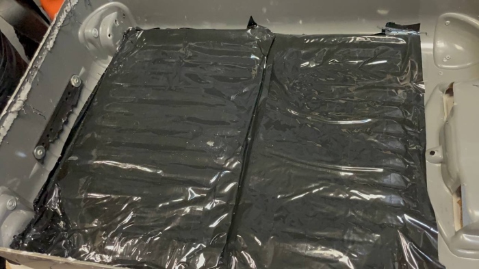 Откриха 1.6 кг кокаин в двойно дъно на куфар на столичното летище