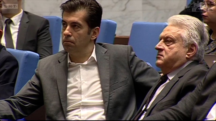 Парламентът реши: Прекратиха пълномощията на Кирил Петков