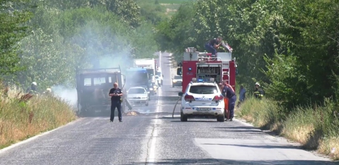 Камион се запали на пътя с. Мраморен: Няма пострадали