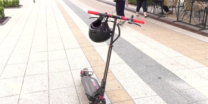 Промени и при шофьорите на е-тротинетки - НС реши: Вече само с \"Гражданска отговорност\" и каска