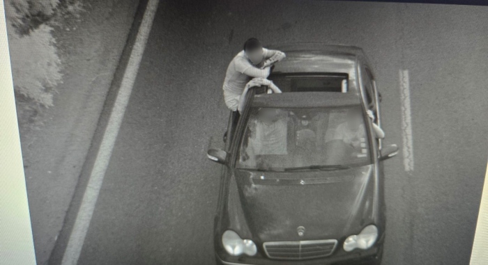 ТОЛ камерите в действие: Още пътници извън автомобила