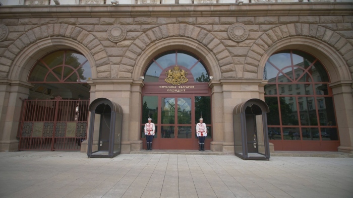 След промените в здравното осигуряване: Президентът Радев наложи вето на закона