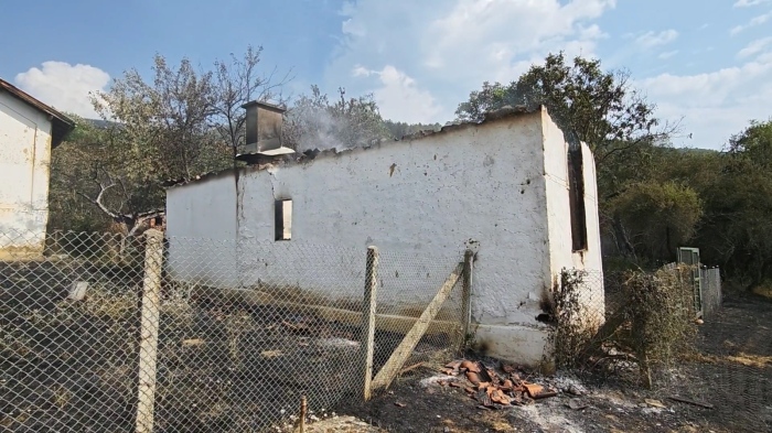 След пожарите в страната: Властите описват щетите - до 7 500 лв. може да получи домакинство