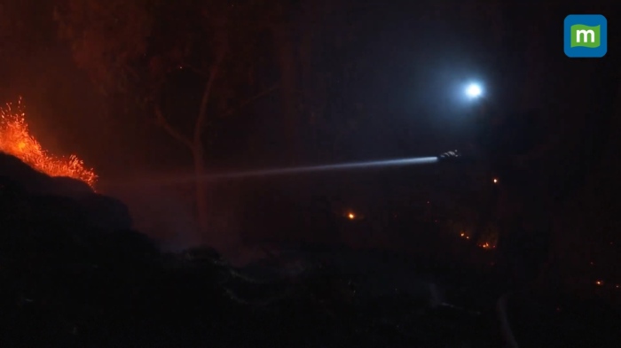 И Гърция в пламъци: В десетки курорти тече евакуация 