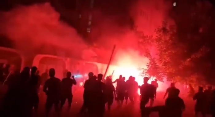 Сблъсъците в Сърбия: 42-ма полицаи са ранени - над 30 души са задържани