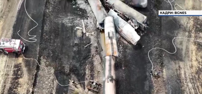 Опасен инцидент: Товарен влак с дизелово гориво пламна край село Пясъчево