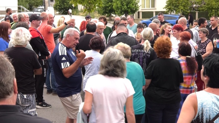 След Оряхово и Враца излезе на протест: Спрян проект за 10 млн. в квартал Бистрец вбеси хората