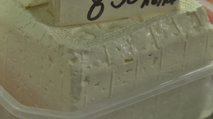 По данни на МЗХ: Българите изяли над 6 тона фалшиво сирене 