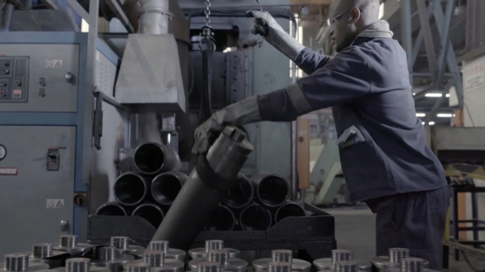 Две срещи с една цел: България щяла да строи най-големия военен завод в Европа