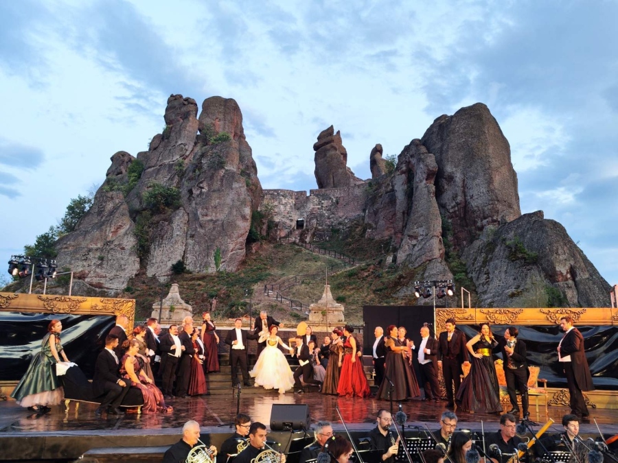 Фестивалът „Опера на върховете“ в Белоградчик продължава с впечатляващи спектакли и концерти