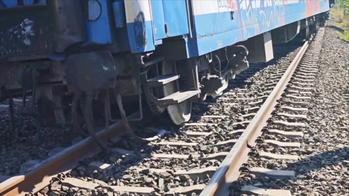 Пореден инцидент с влак: Дерайлира вагон от бързия влак Бургас - София