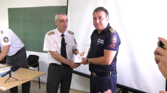 За заслуги в борбата с пожарите: Огнеборци от Врачанско с отличия за висок професионализъм