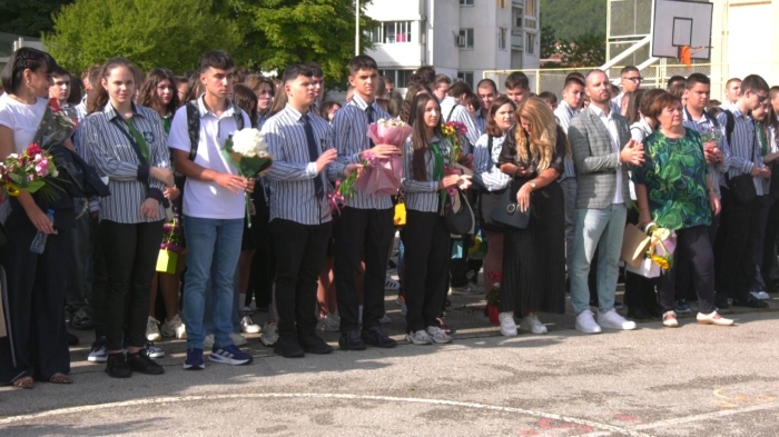 Първи учебен ден: Близо 700 ученици прекрачиха прага на ППМГ Враца