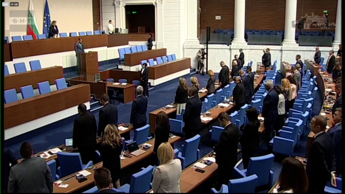 Трагедия пред парламента: Почина полицай охраняващ протеста на ПП