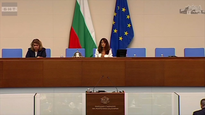 Кабинетът \"Желязков\" отново оцеля: Депутатите отхвърлиха и петия вот на недоверие 