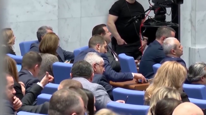 На първо четене: Парламентът прие промените в Закона за НСИ