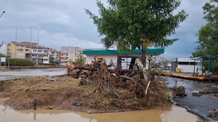 Призив на щаба в Царево: \"Жители в заливаеми зони да напуснат домовете си\"