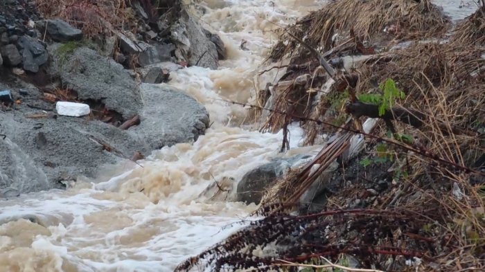 Наводнение в морския курорт Лозенец: Царево е отново е под вода - има закъсали коли
