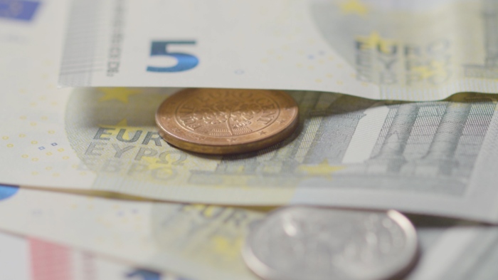 КЗП и НАП започват проверки за еврото: От 600 лв. до 7000 лв. при първо нарушение
